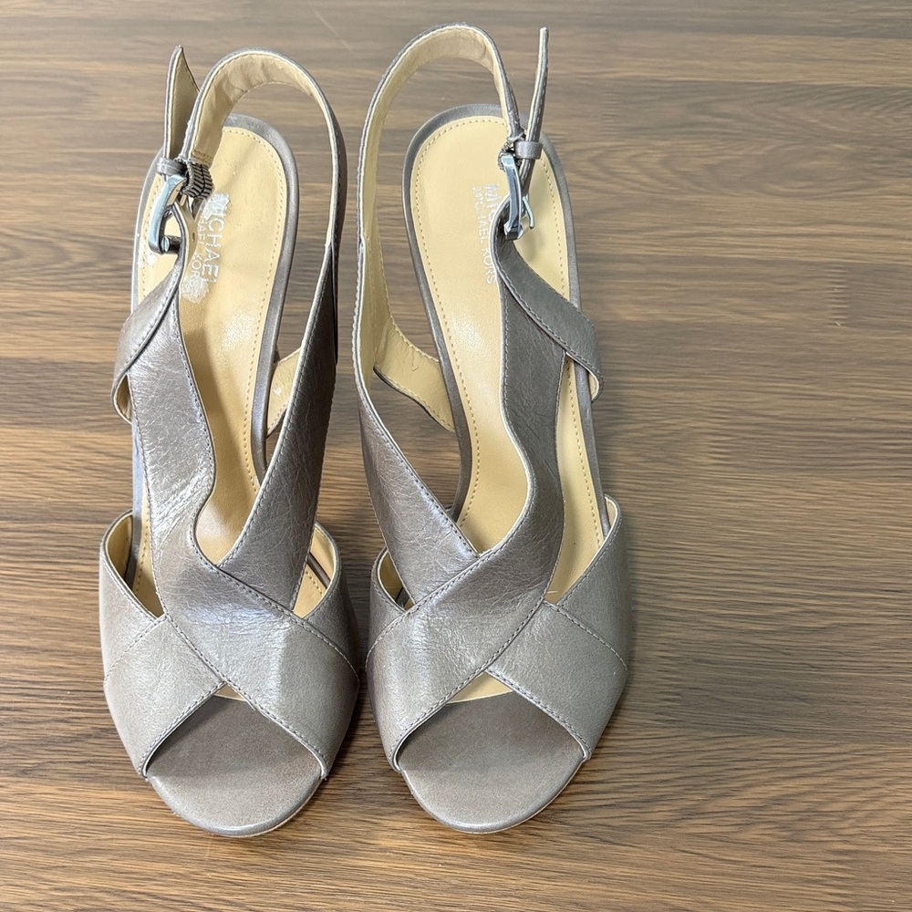 Michael Kors‎ Taupe Slingback Peep-toe Heels Sz 9.5 NWOT - Picture 7 of 10